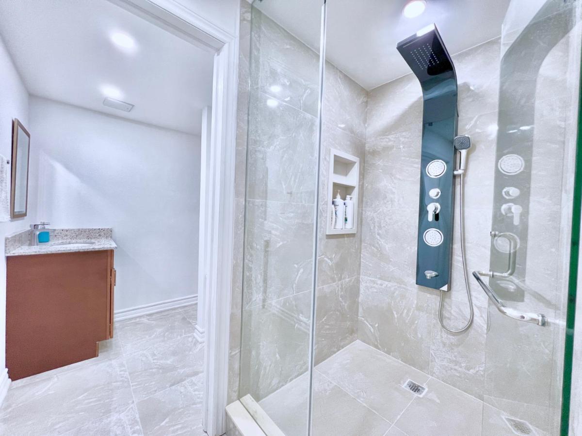 Cozy Home In Richmond Hill With Free Parking Exteriör bild